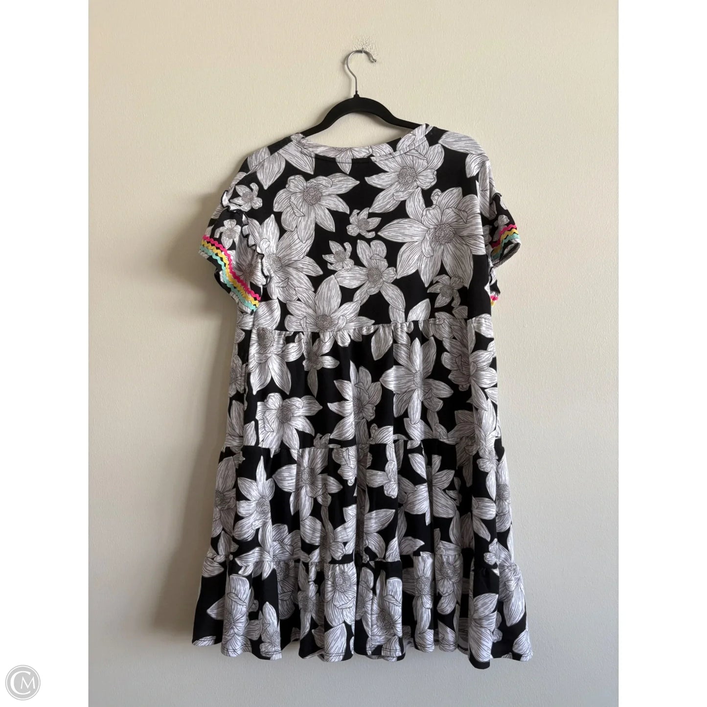 Dress Casual Short By Crown And Ivy In Black, Size: M