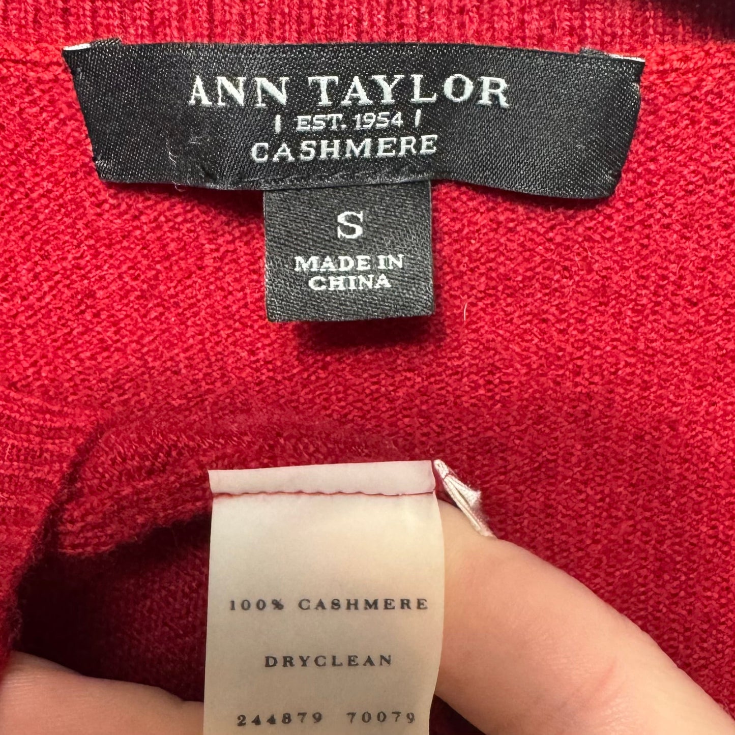 V Neck Cashmere Sweater By Ann Taylor In Red, Size: S
