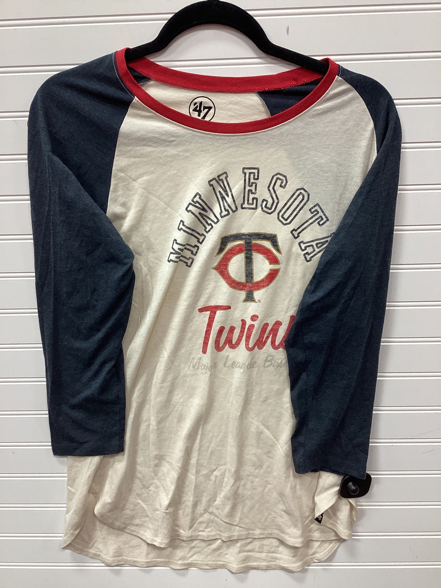 Athletic Top Ls Crewneck By Clothes Mentor In Cream, Size:L
