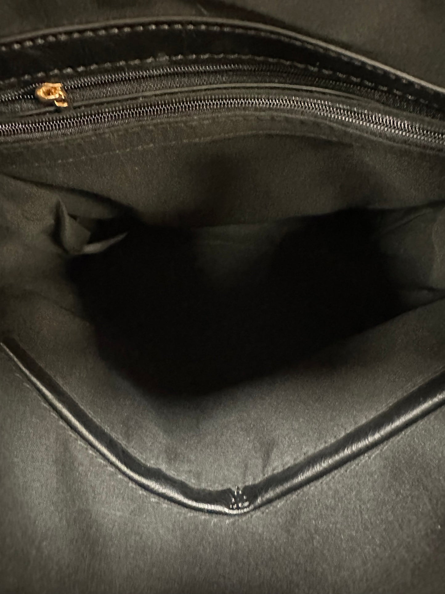 Backpack By Clothes Mentor In Black, Size:Medium
