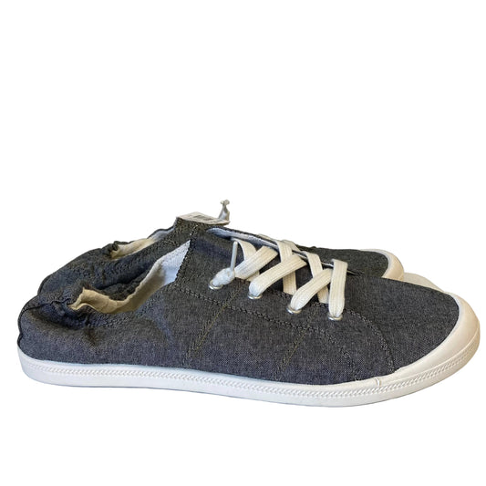 Shoes Sneakers By Torrid In Grey & White, Size:11