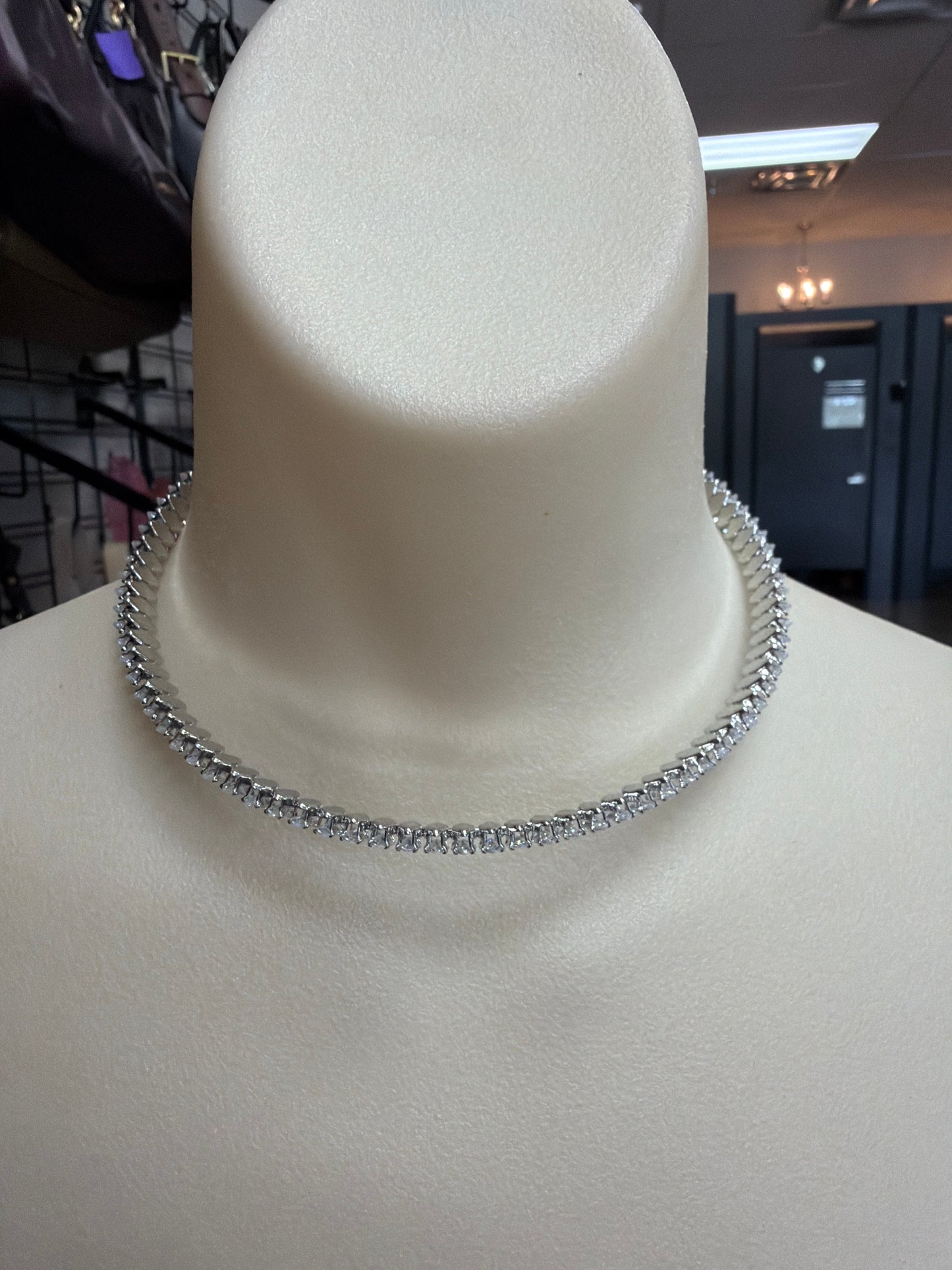 Necklace Choker & Collar By Clothes Mentor In Silver