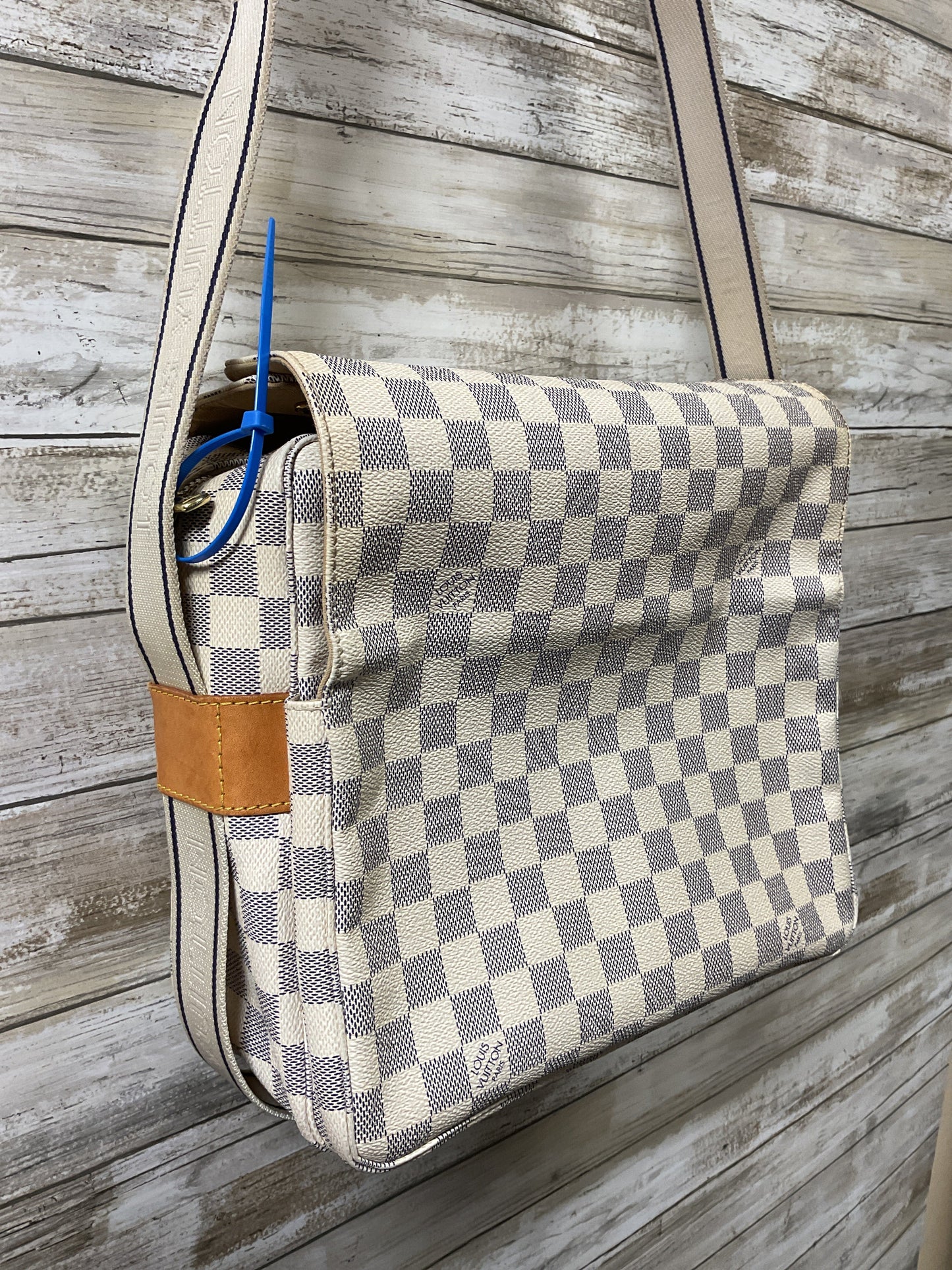 Handbag Luxury Designer By Louis Vuitton In Checkered Pattern, Size:Medium