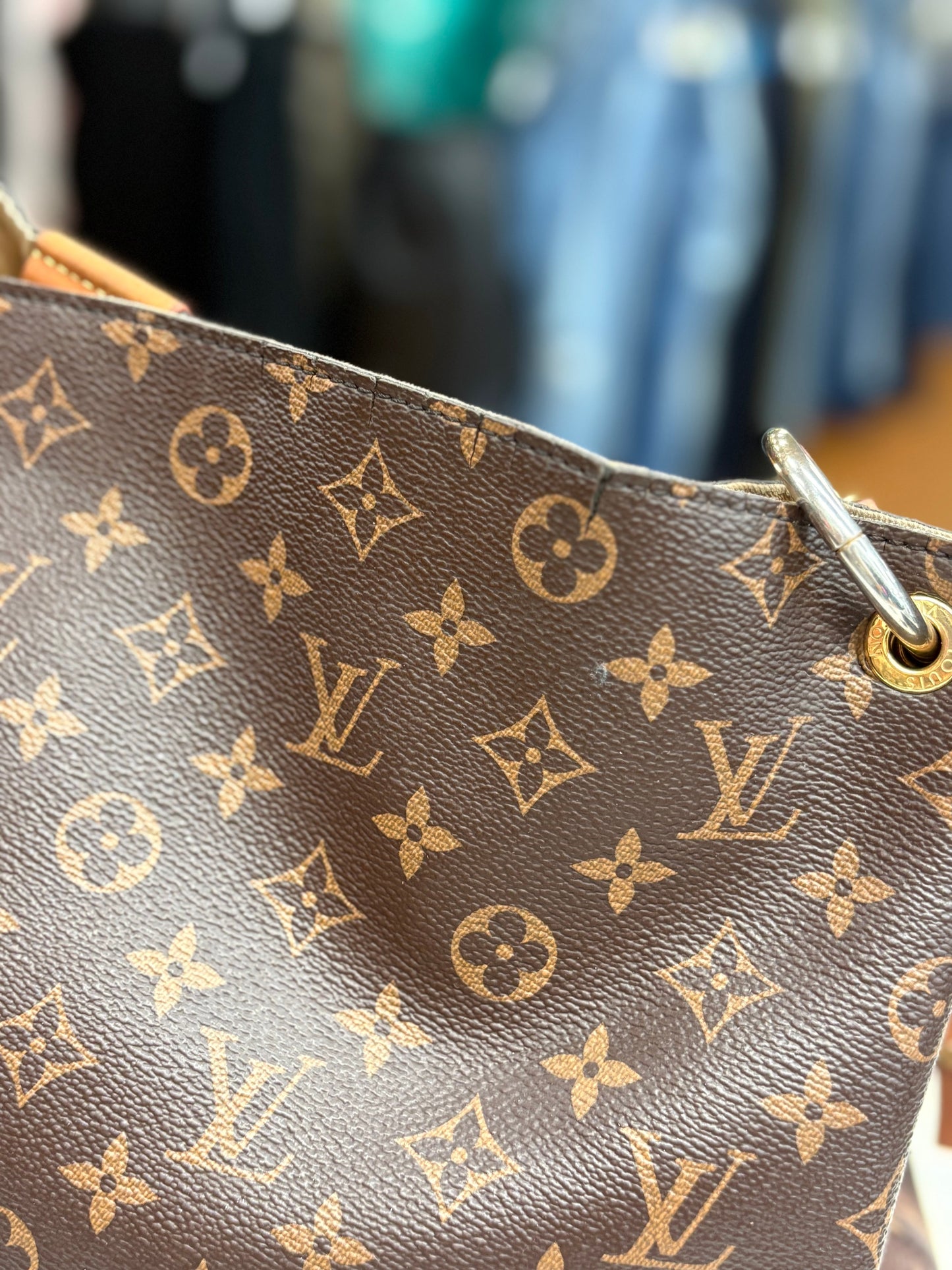 Handbag Luxury Designer By Louis Vuitton, Size: Large