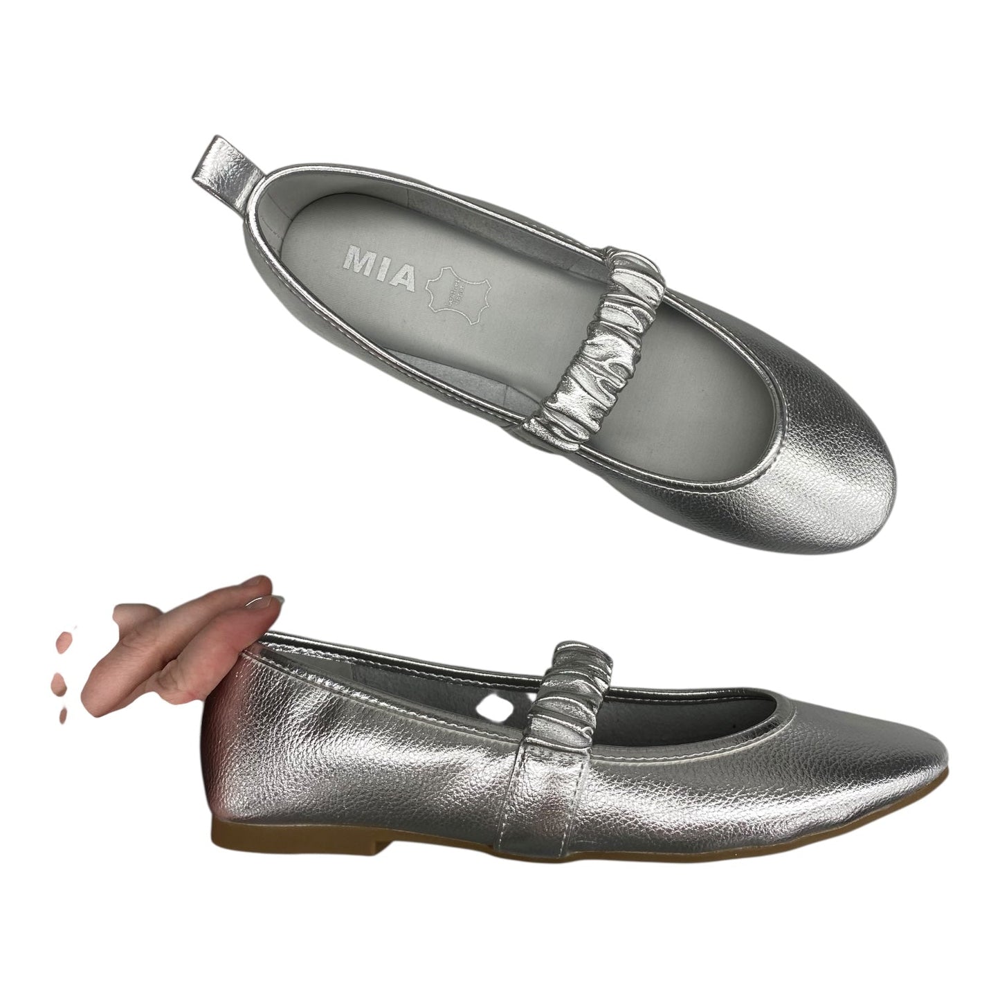 Shoes Flats By Mia In Silver, Size:8.5