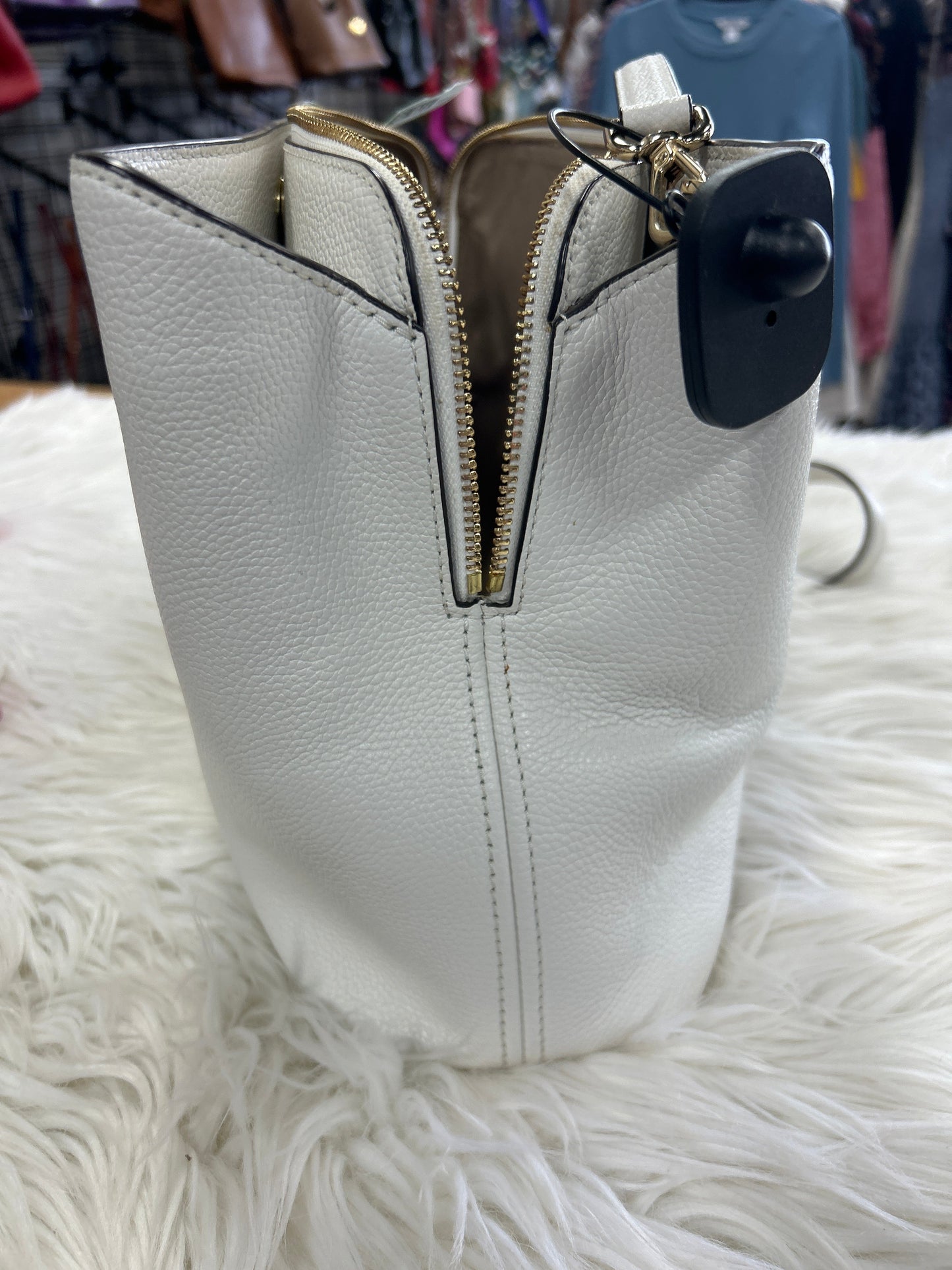 Handbag Designer By Michael Kors In White, Size:Large