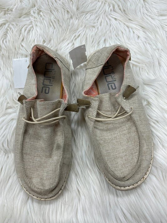 Shoes Flats By Hey Dude In Cream, Size:10