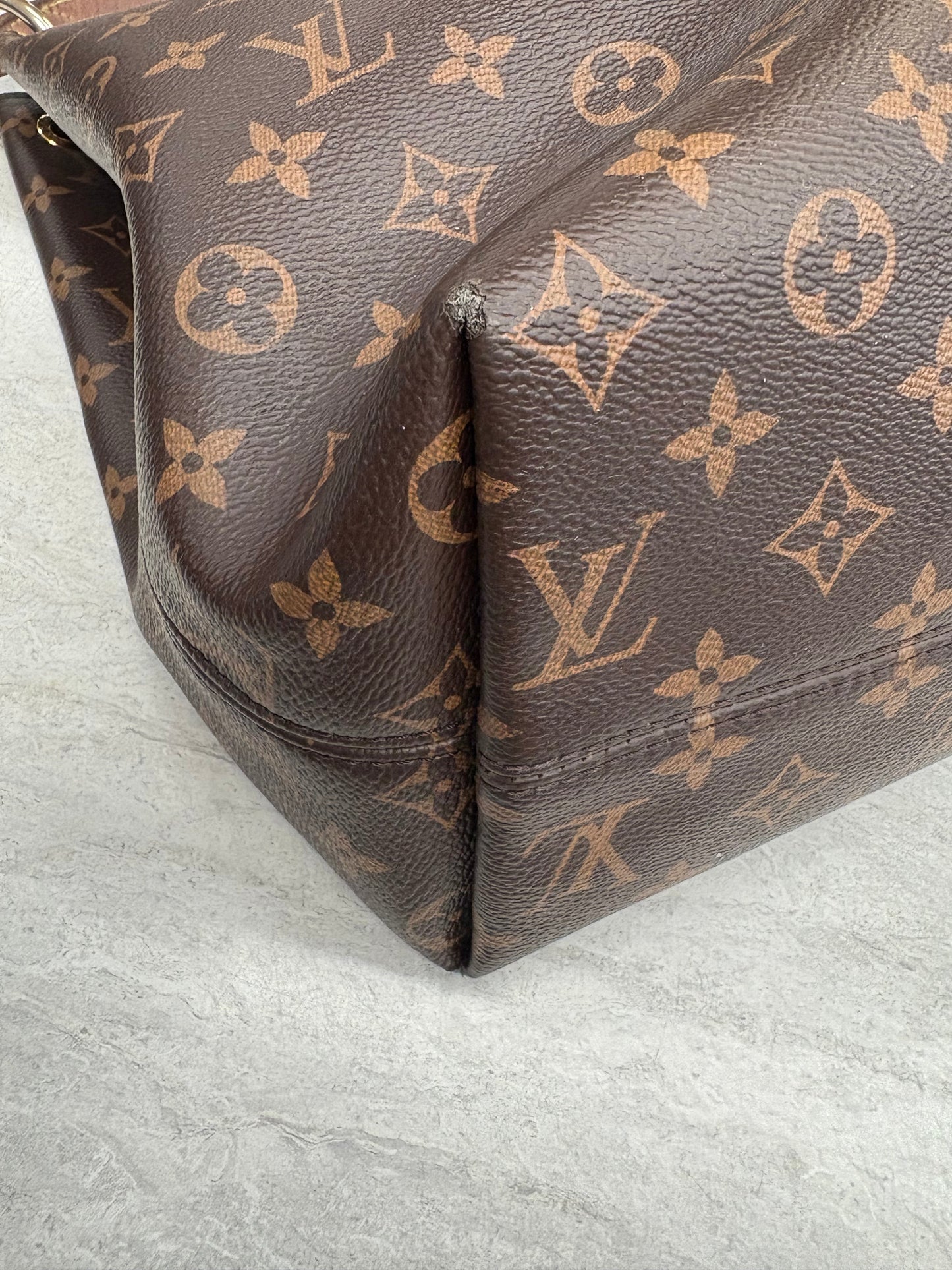 Handbag Luxury Designer By Louis Vuitton, Size: Large