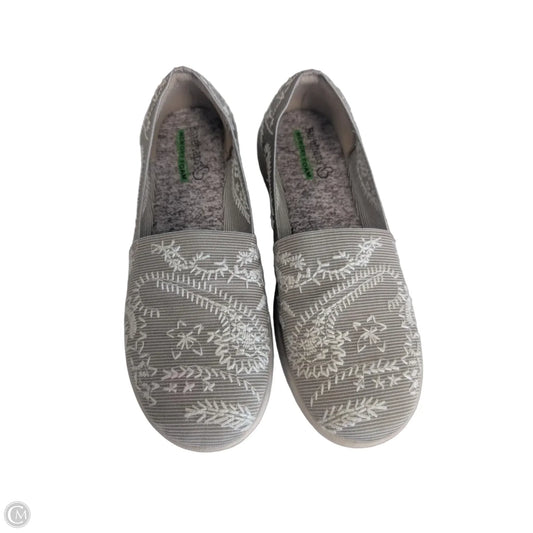 Shoes Flats By Bare Traps In Tan, Size: 6.5