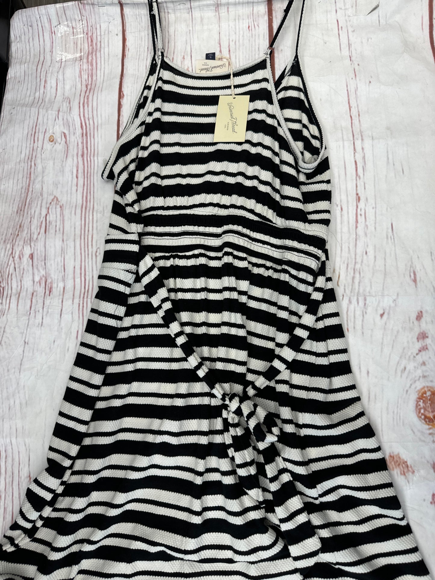 Dress Casual Short By Universal Thread In Black White, Size: Xl