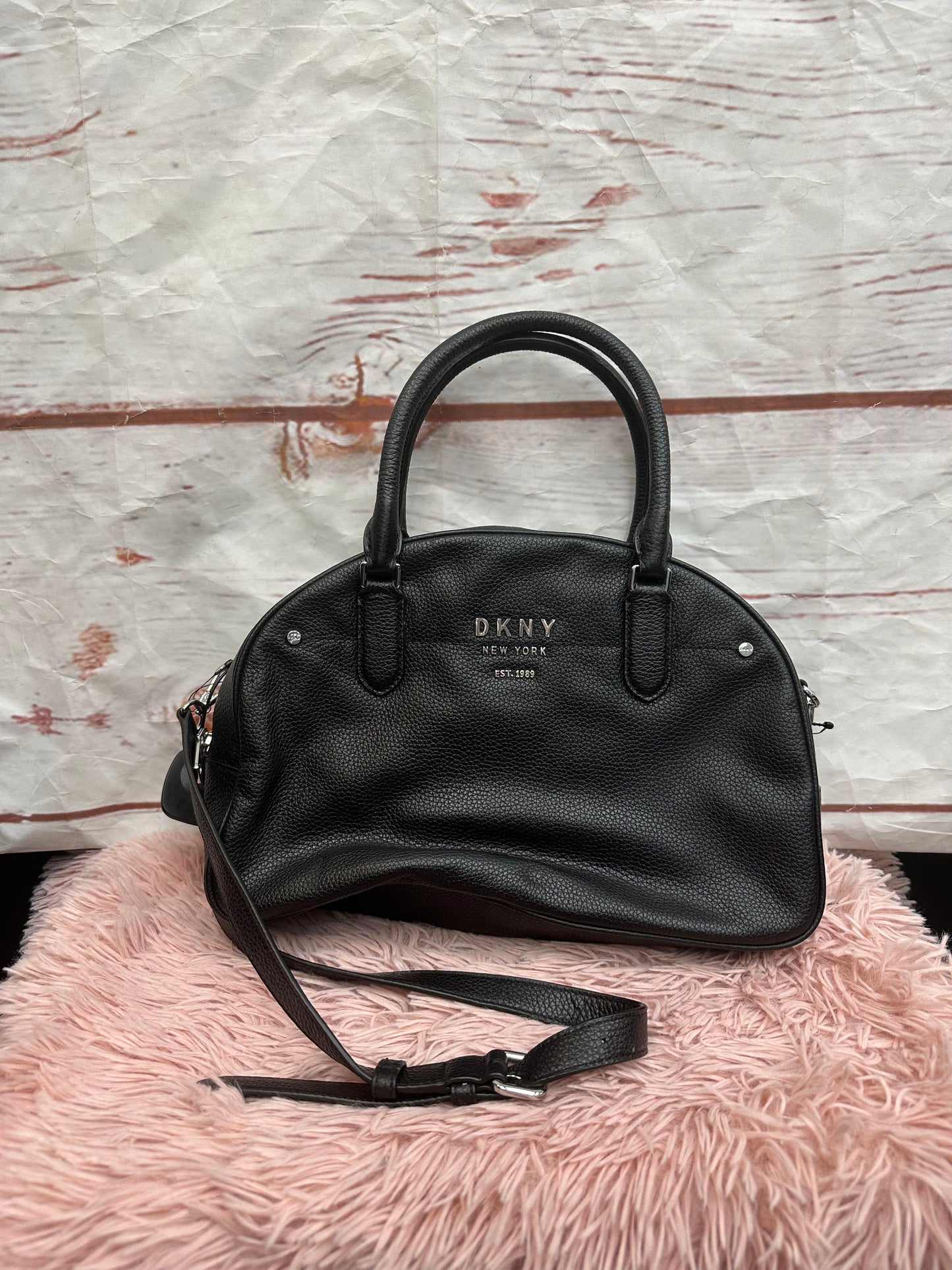 Crossbody Leather By Dkny  Size: Medium