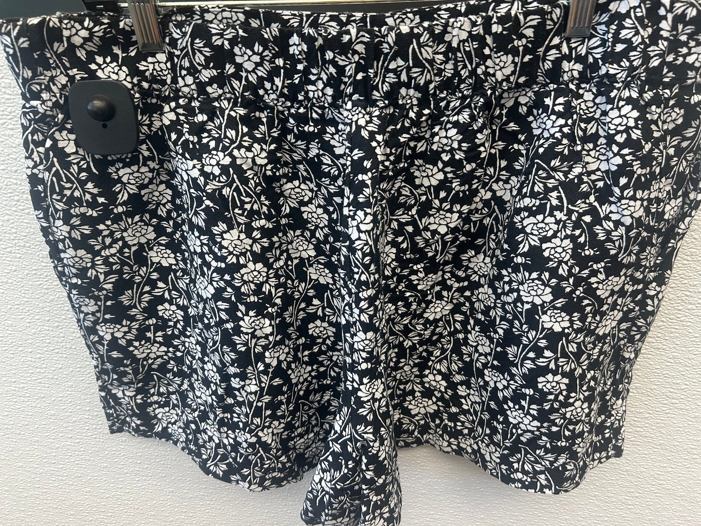 Shorts By Loft  Size: L