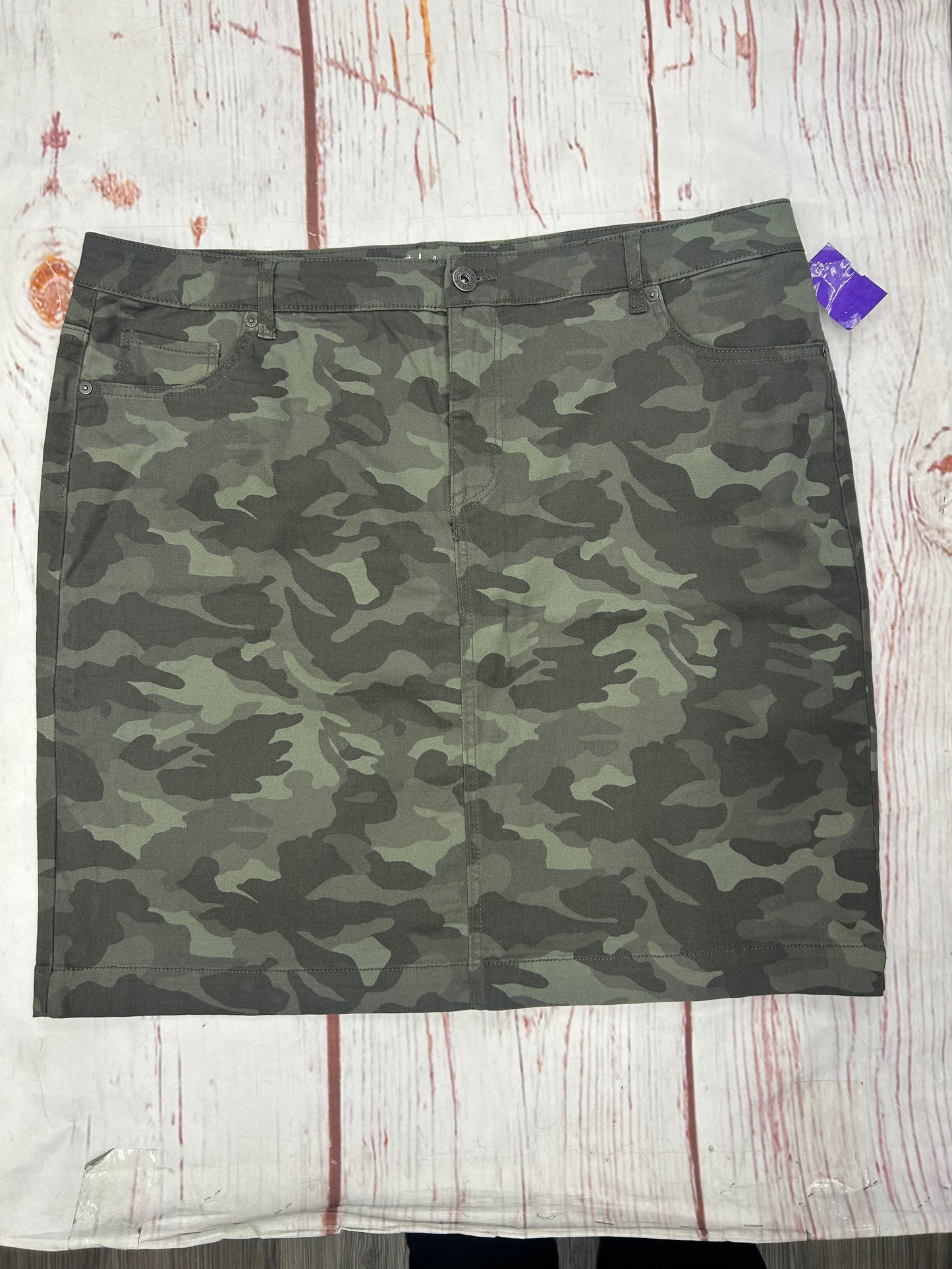 Skirt Mini & Short By Style And Company In Camoflauge, Size: 18