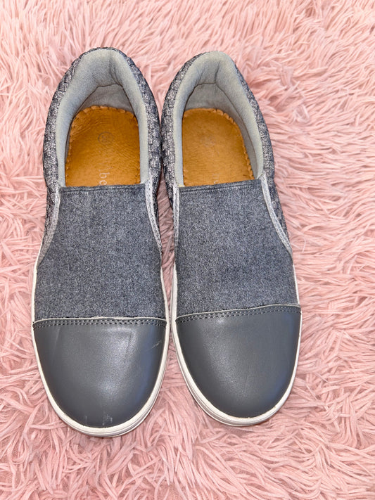 Shoes Flats Mule & Slide By Bernie Mev  Size: 6