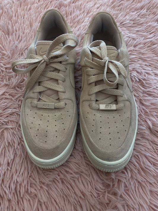 Nude Shoes Athletic Nike Apparel, Size 7