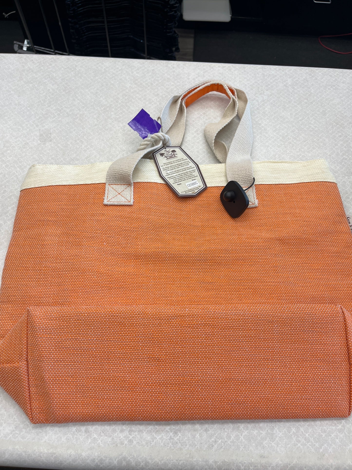 Tote Clothes Mentor, Size Large