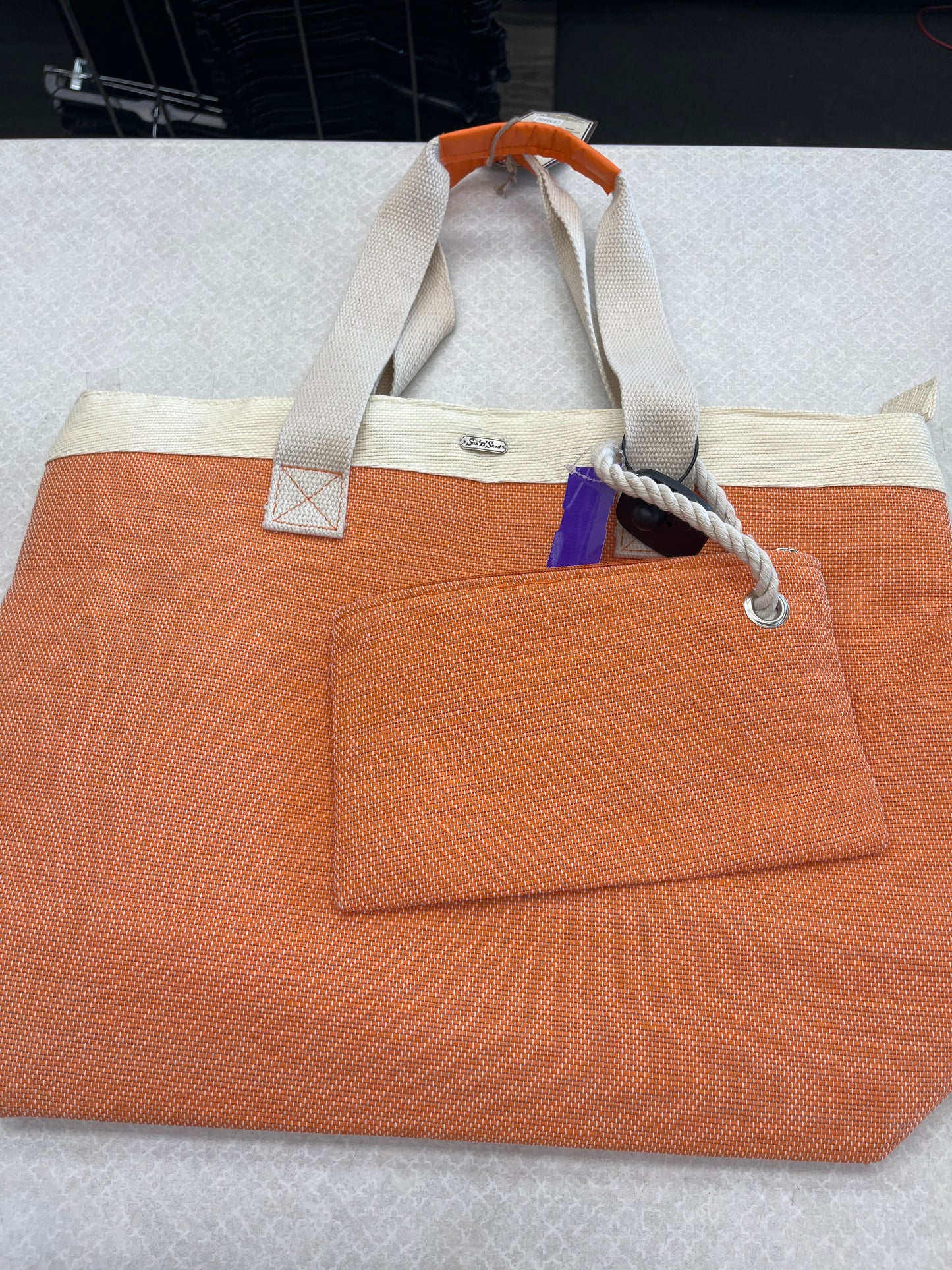 Tote Clothes Mentor, Size Large