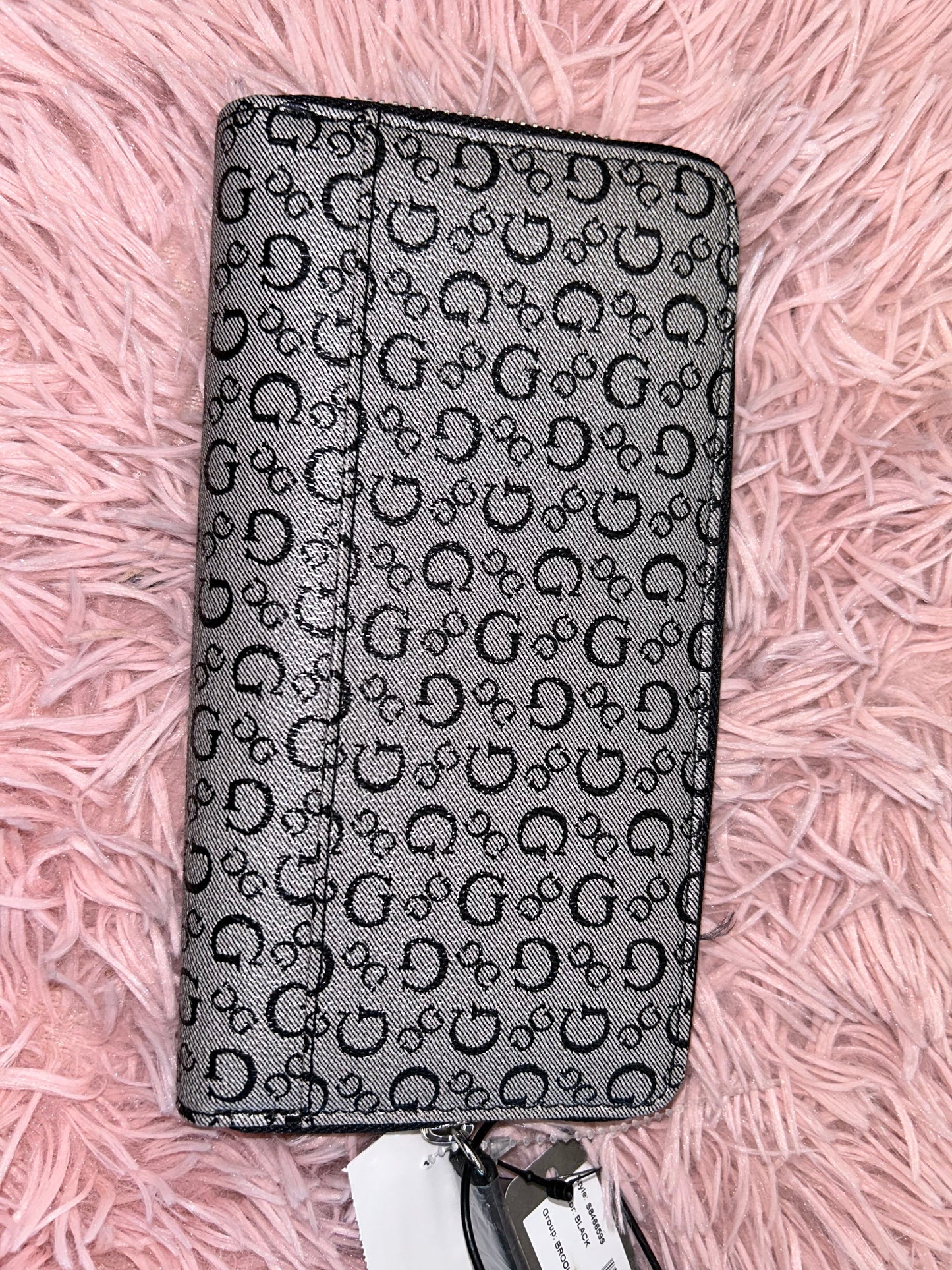 Wallet Guess, Size Large