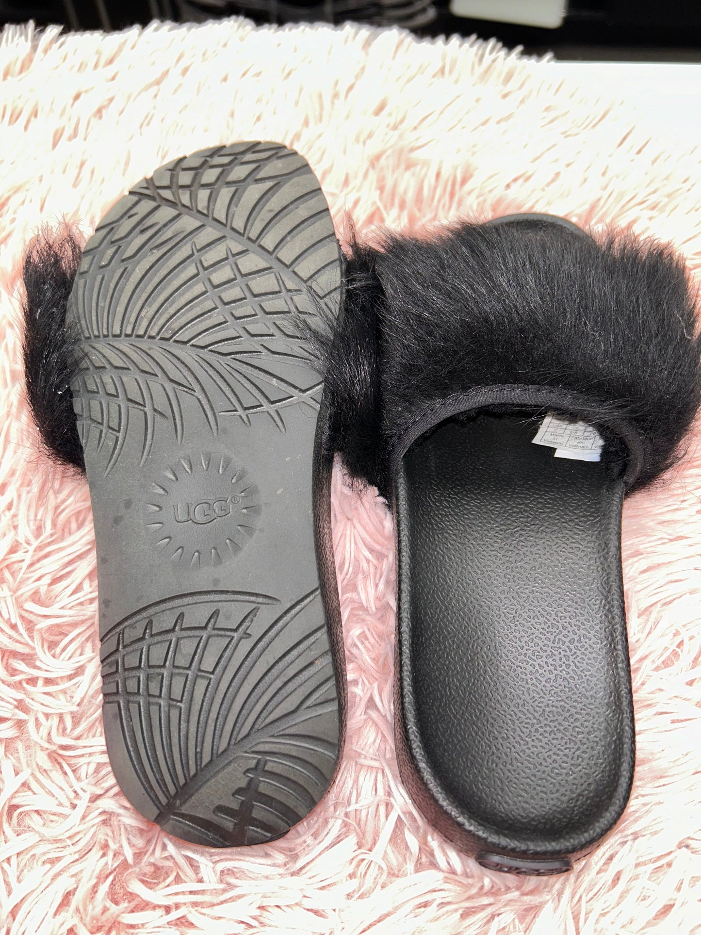Grey Slippers Ugg, Size 7