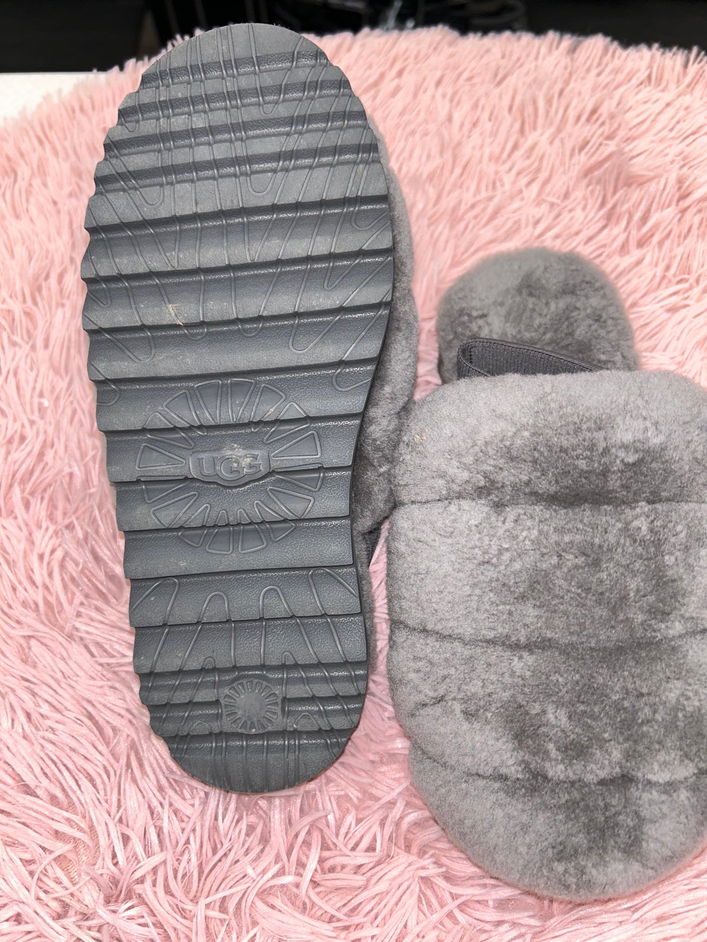 Black Sandals Flats Ugg, Size 7
