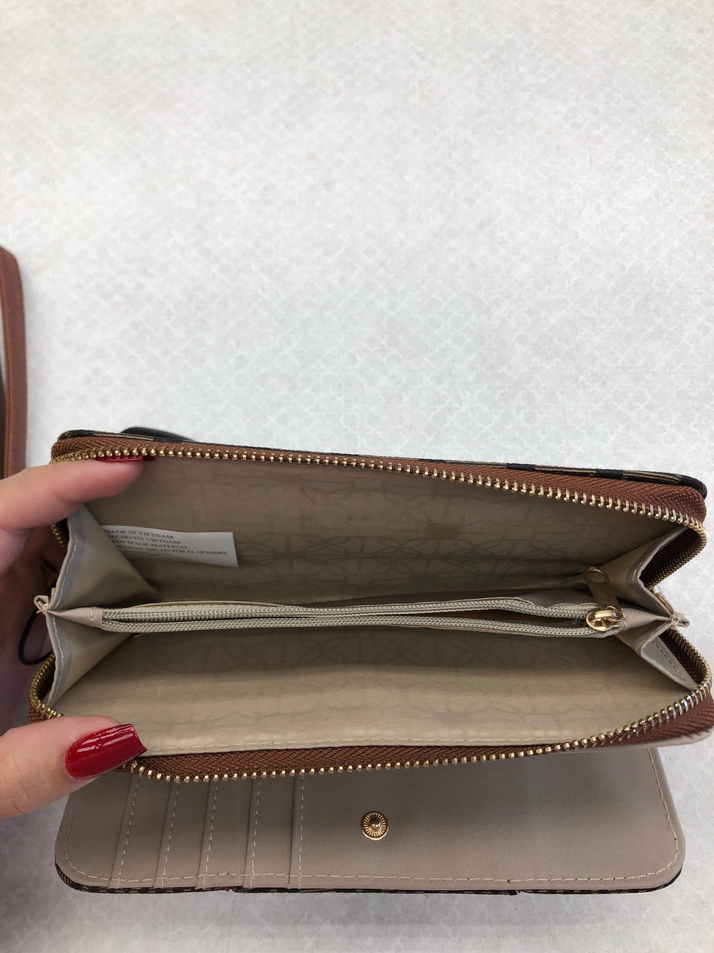 Wallet By Clothes Mentor, Size: Large