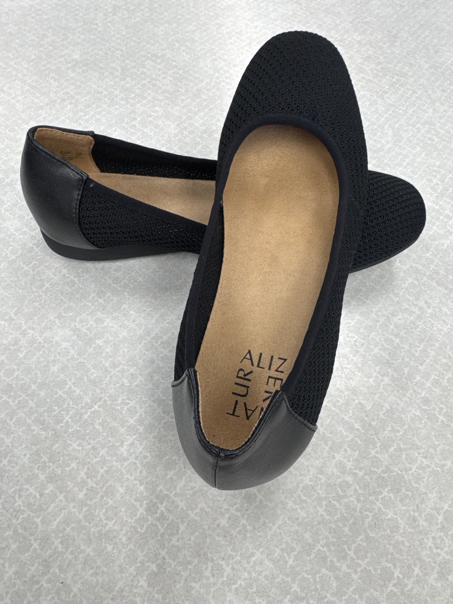 Shoes Flats By Naturalizer In Black, Size: 7