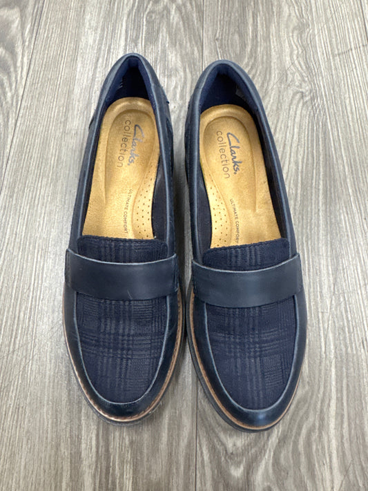 Shoes Flats By Clarks In Navy, Size: 6