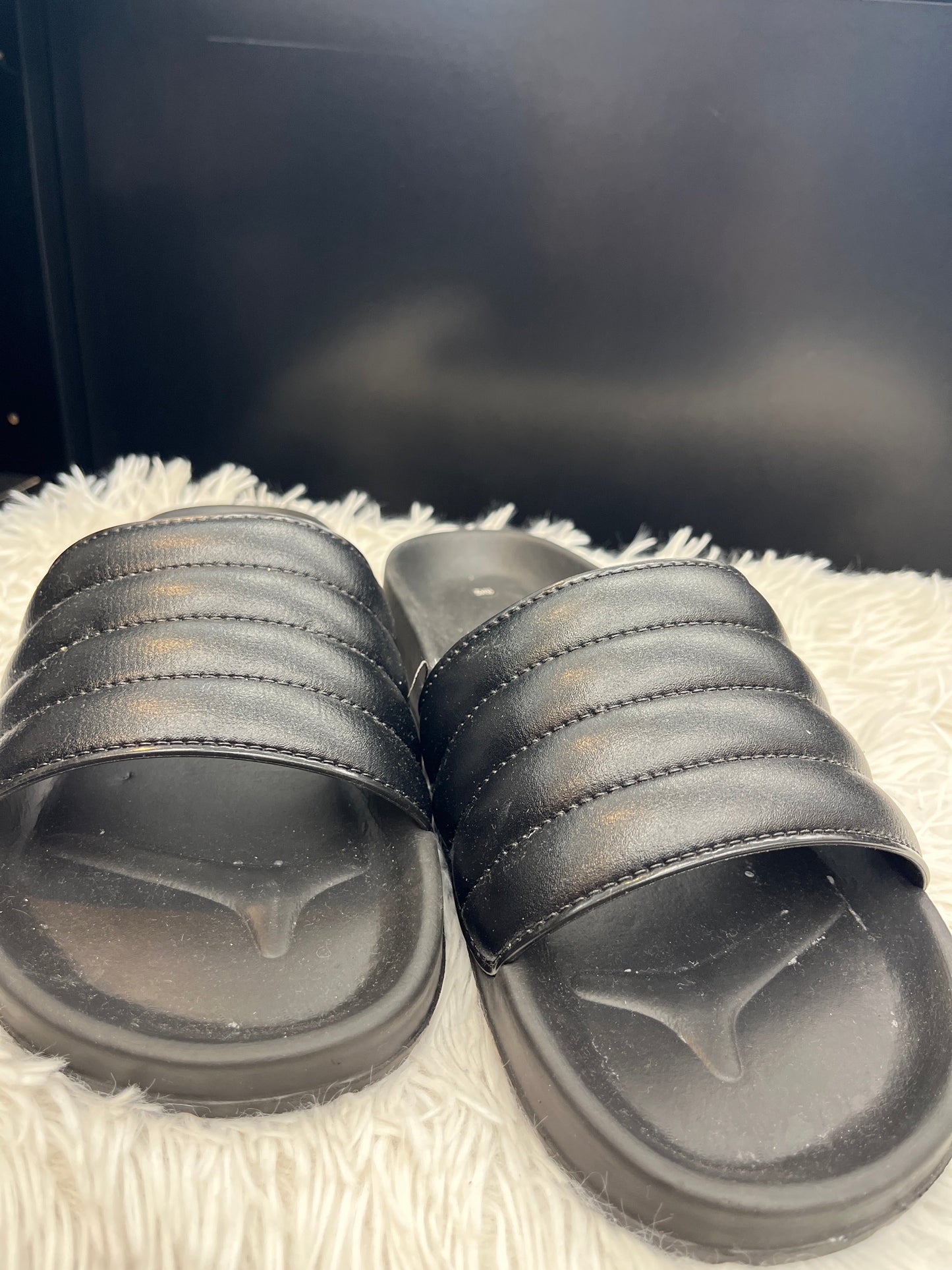 Black Sandals Flip Flops Clothes Mentor, Size 11