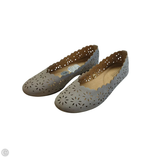 Shoes Flats By White Mountain In Grey, Size: 7
