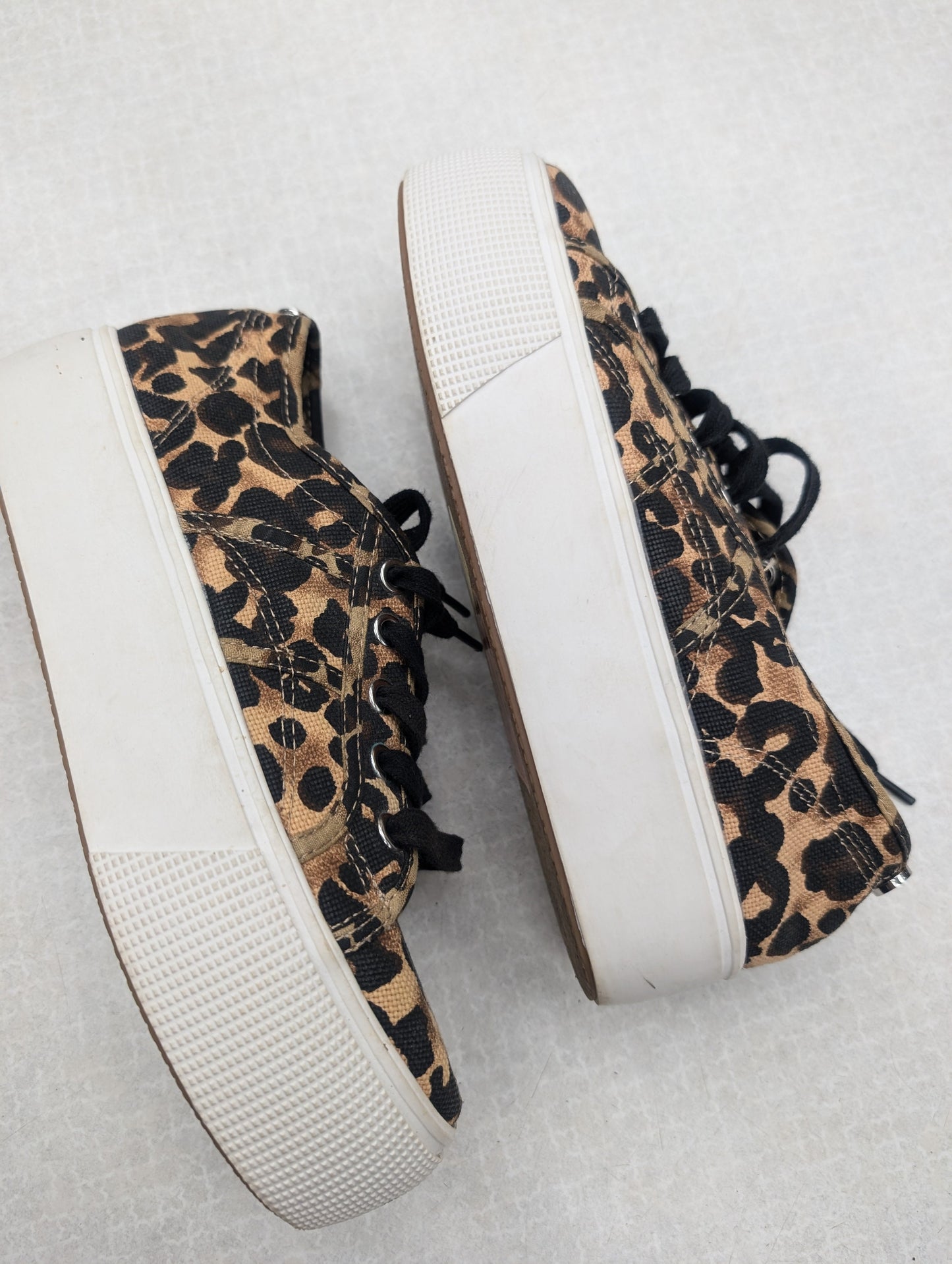 Shoes Sneakers By Steve Madden In Animal Print, Size: 6