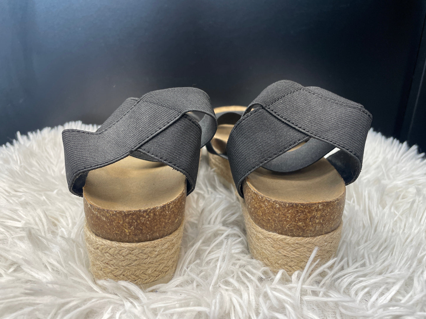 Black Sandals Flats Clothes Mentor, Size 6.5