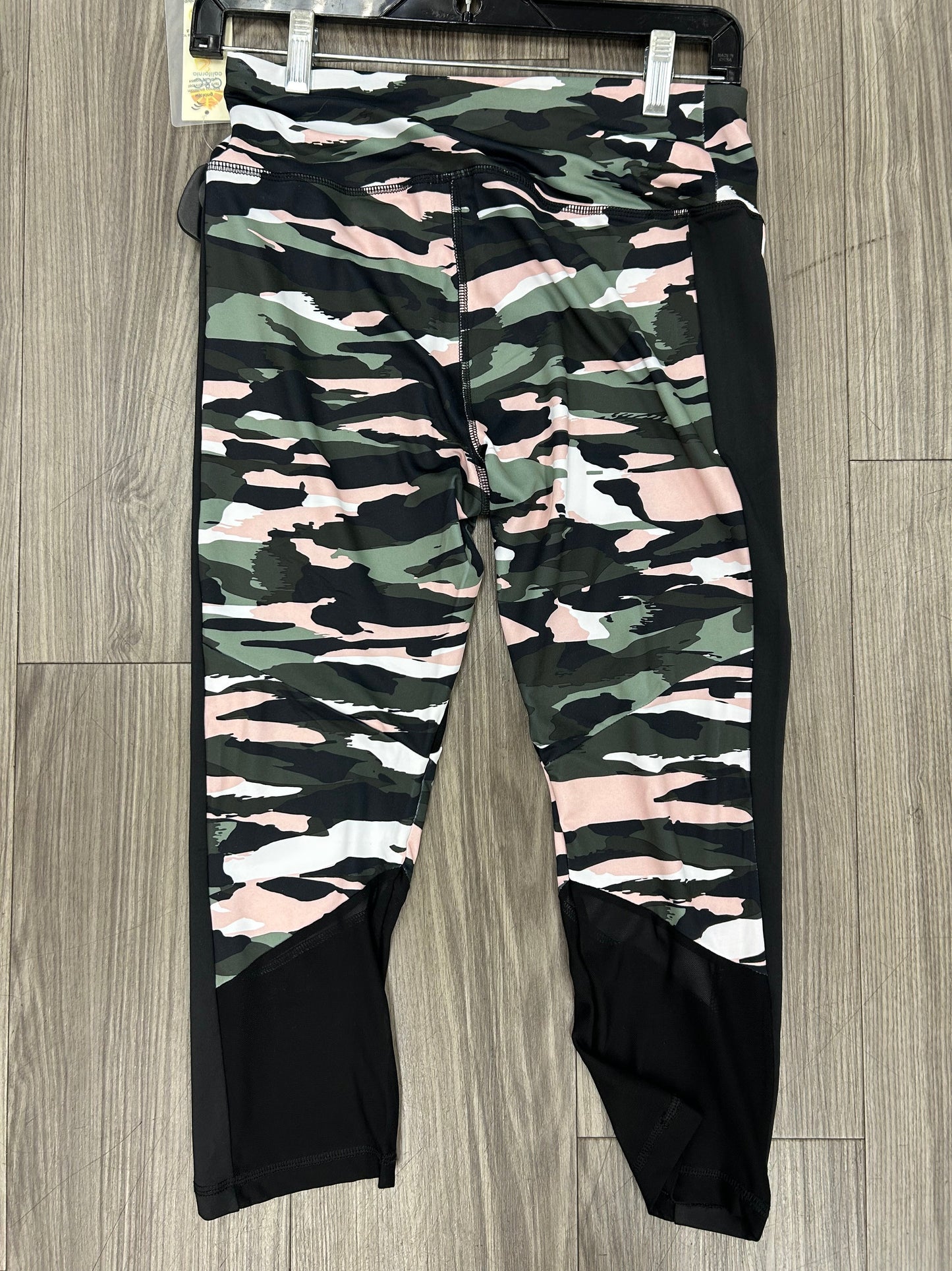 Athletic Leggings By C And C In Camoflauge, Size: M