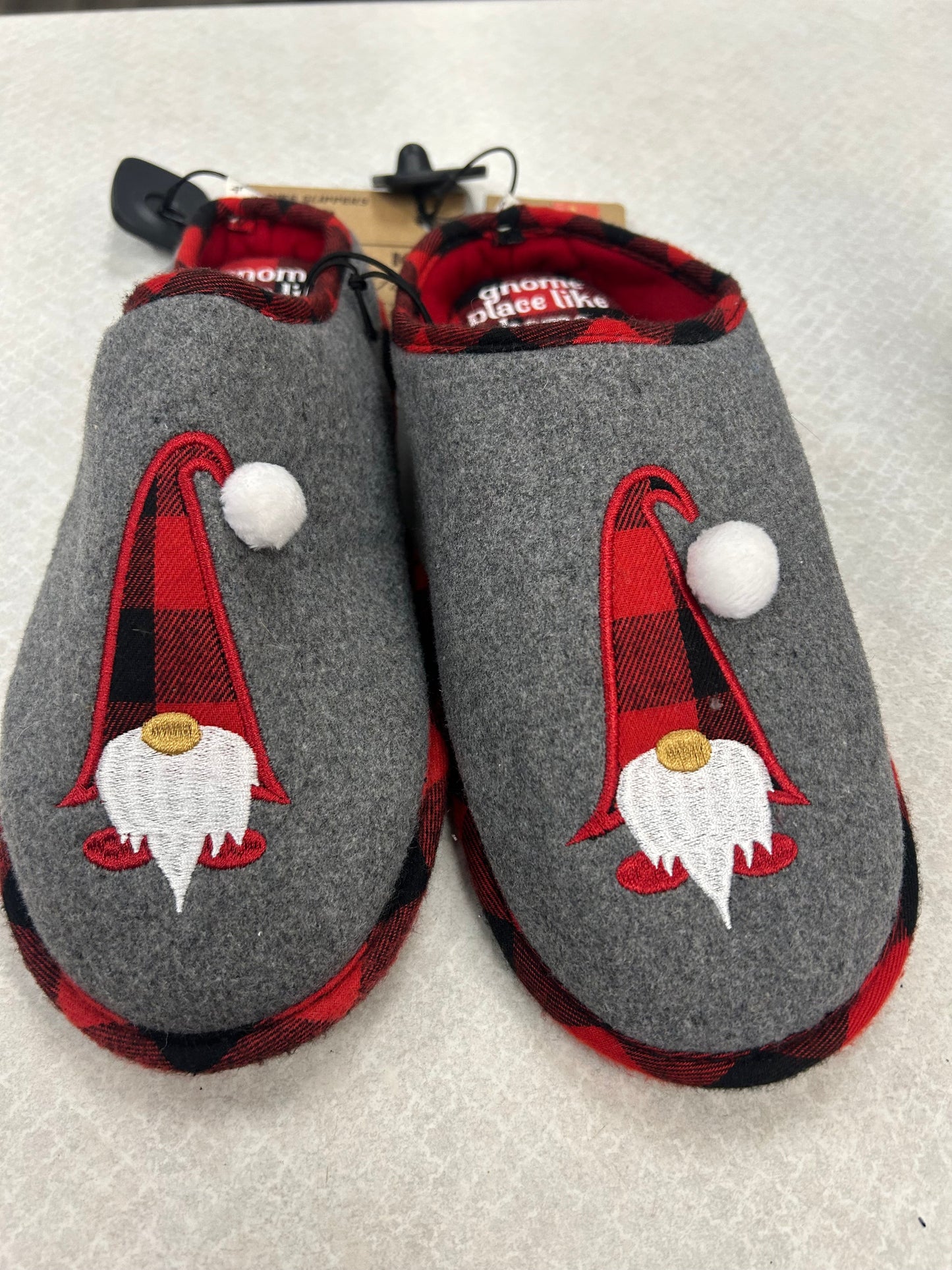 Slippers By Clothes Mentor In Red, Size: 9