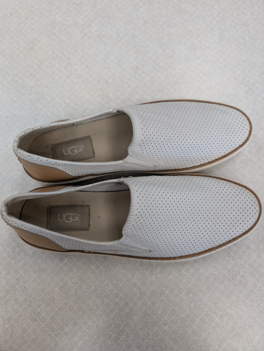 Shoes Flats By Ugg In White, Size: 7