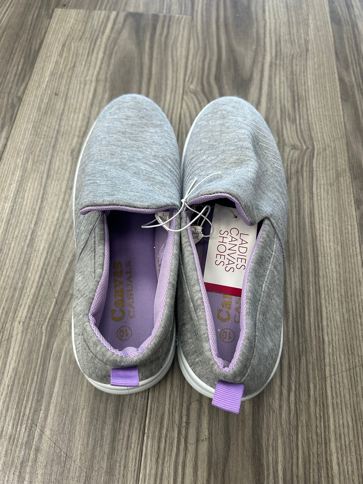 Shoes Flats By Clothes Mentor In Grey, Size: 10