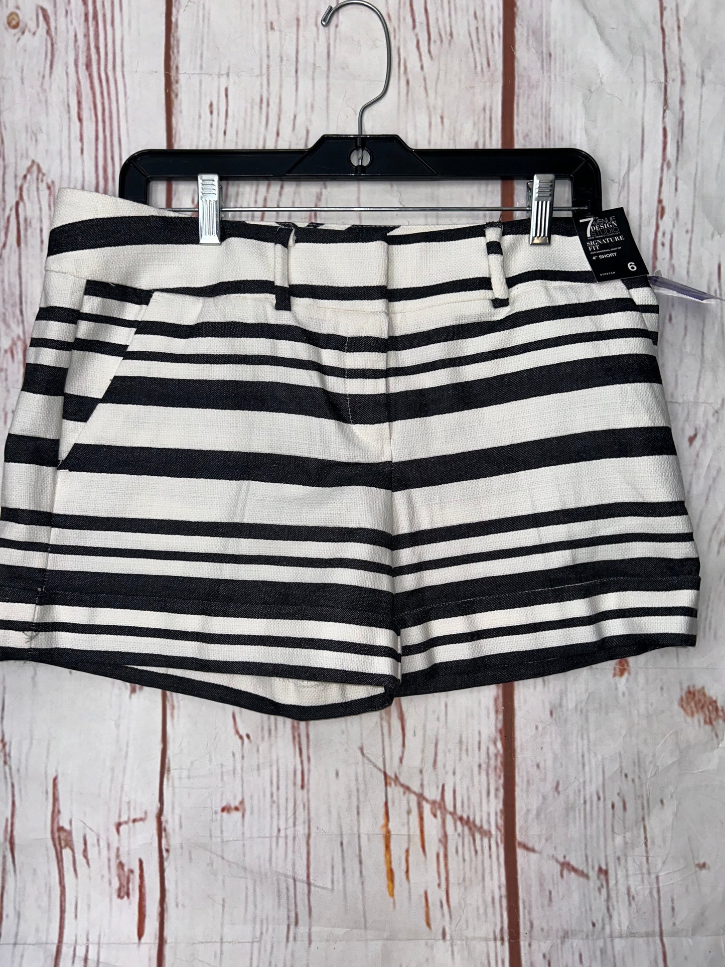 Striped Shorts Clothes Mentor, Size 6