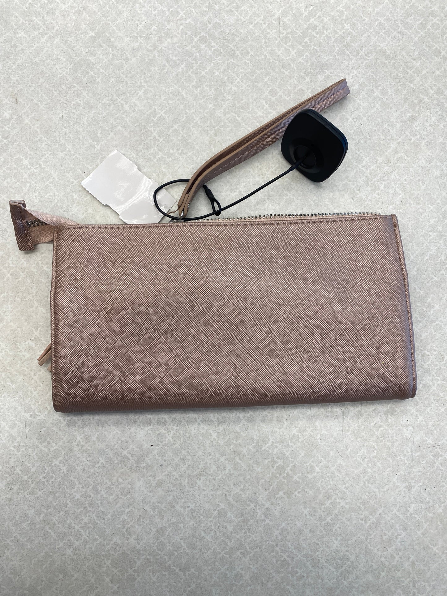 Wristlet By Clothes Mentor, Size: Medium