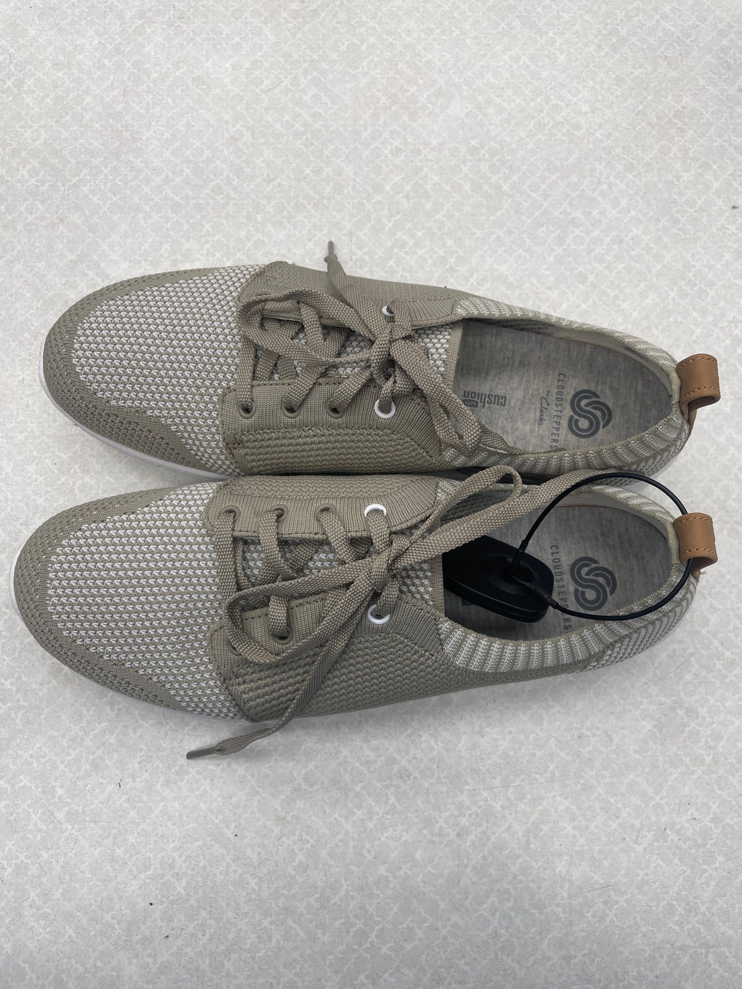 Shoes Athletic By Clarks In Taupe, Size: 8.5