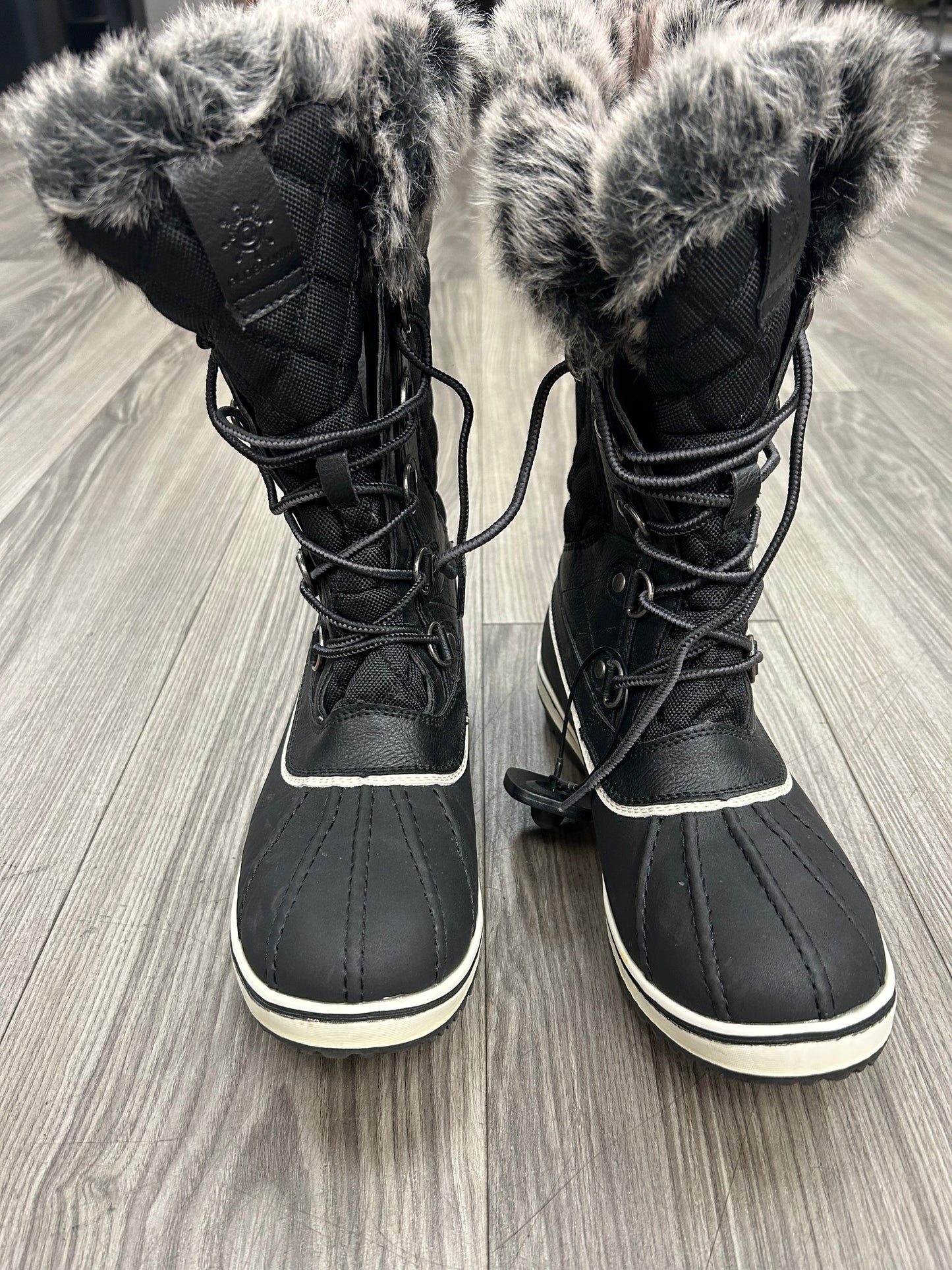 Boots Snow By Clothes Mentor In Black, Size: 8.5