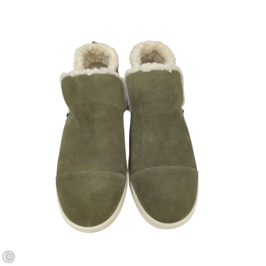 Shoes Sneakers By Clothes Mentor In Green, Size: 9