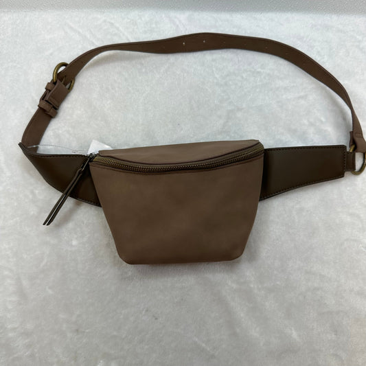 Belt Bag By Universal Thread  Size: Small