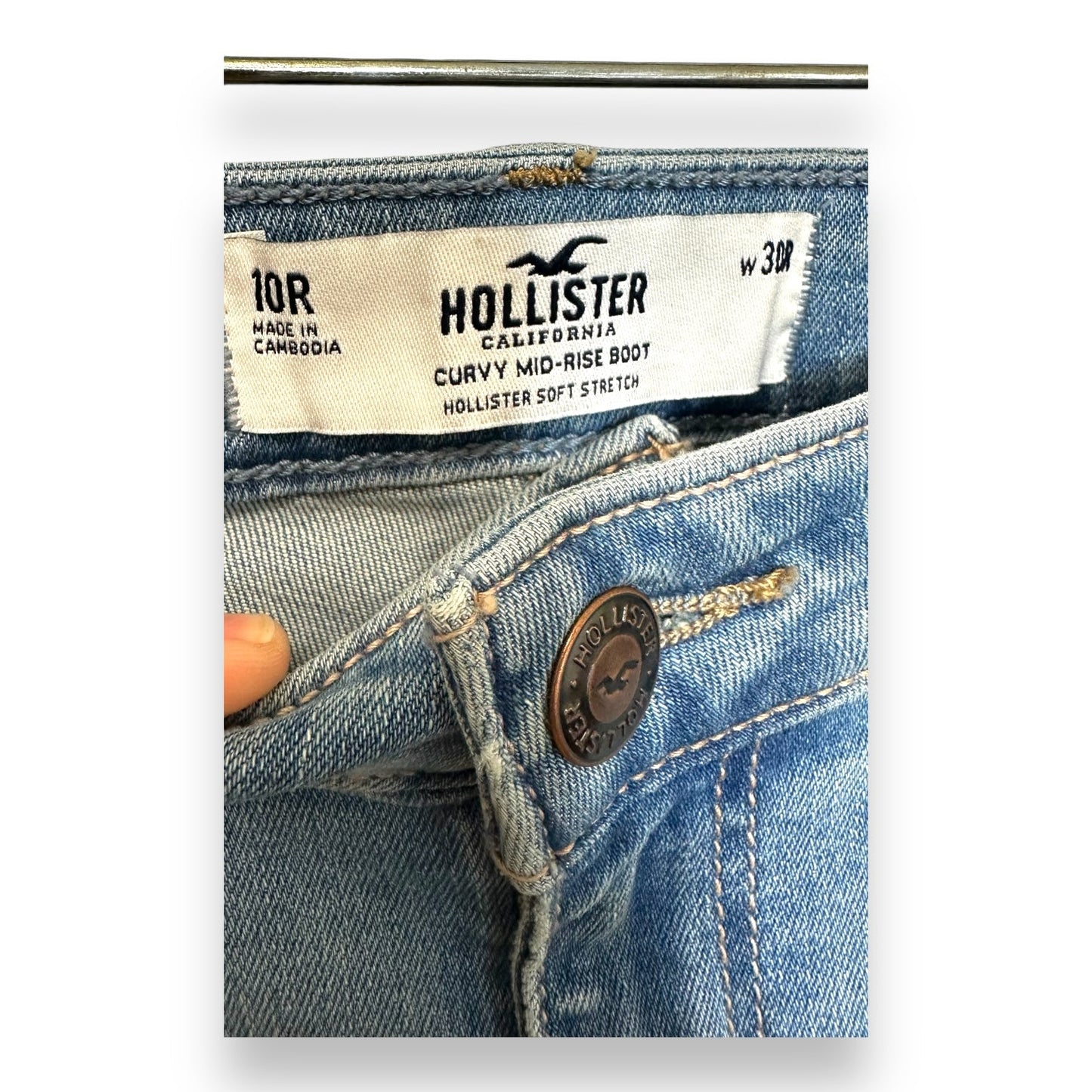 Curvy mid rise boot cut Jeans By Hollister In Denim Blue, Size: 10