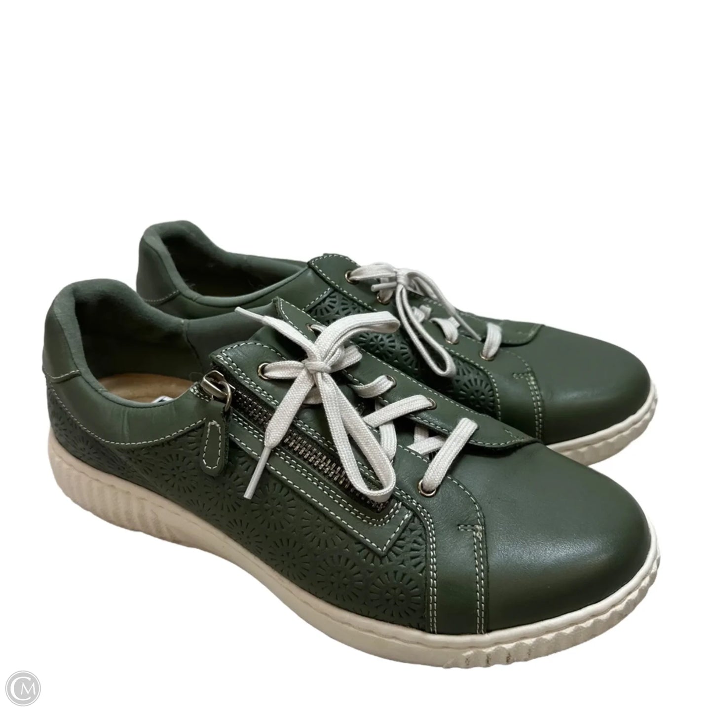 Shoes Flats By Clarks In Green, Size: 9.5