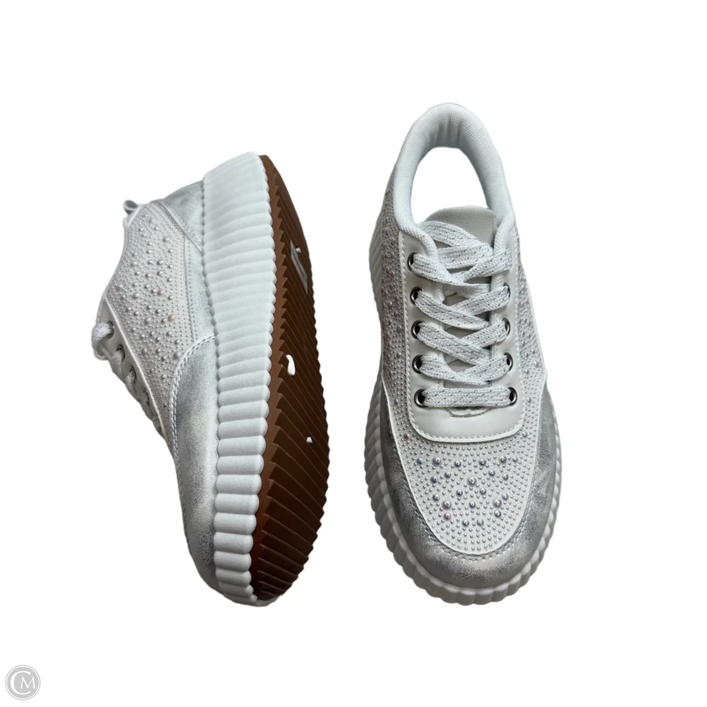 Shoes Sneakers By Clothes Mentor In White, Size: 8