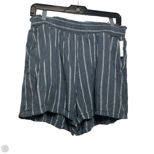 Shorts By Universal Thread In Grey, Size: M