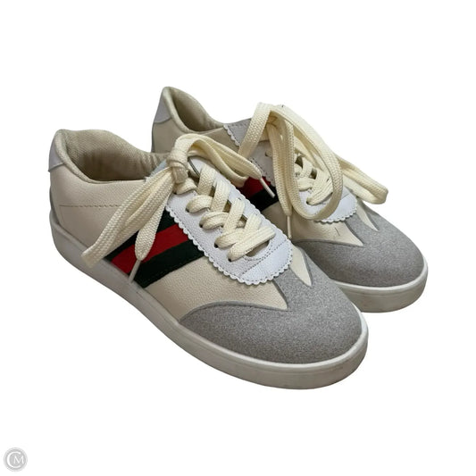 Shoes Sneakers By Clothes Mentor In White, Size: 6