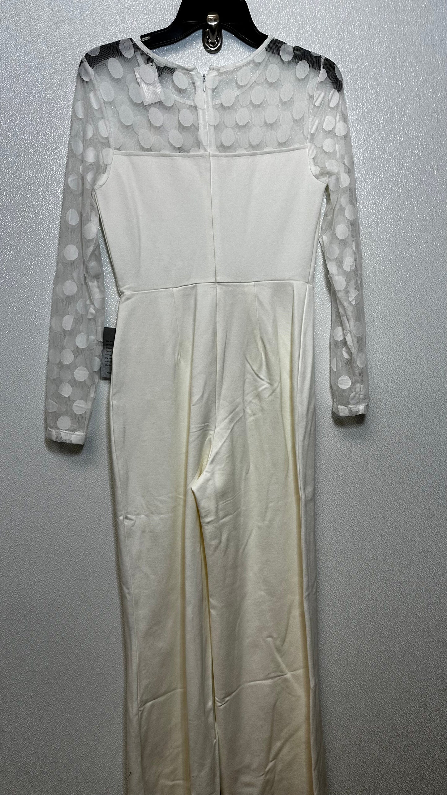 White Jumpsuit Clothes Mentor, Size M