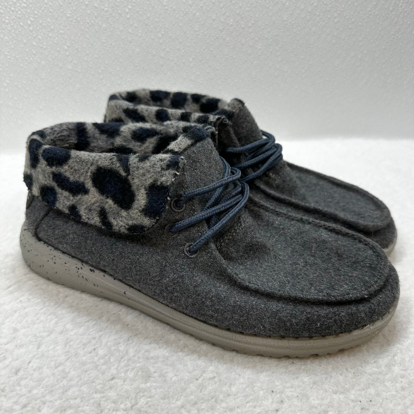 Grey Shoes Flats Moccasin HEY DUDE, Size 6