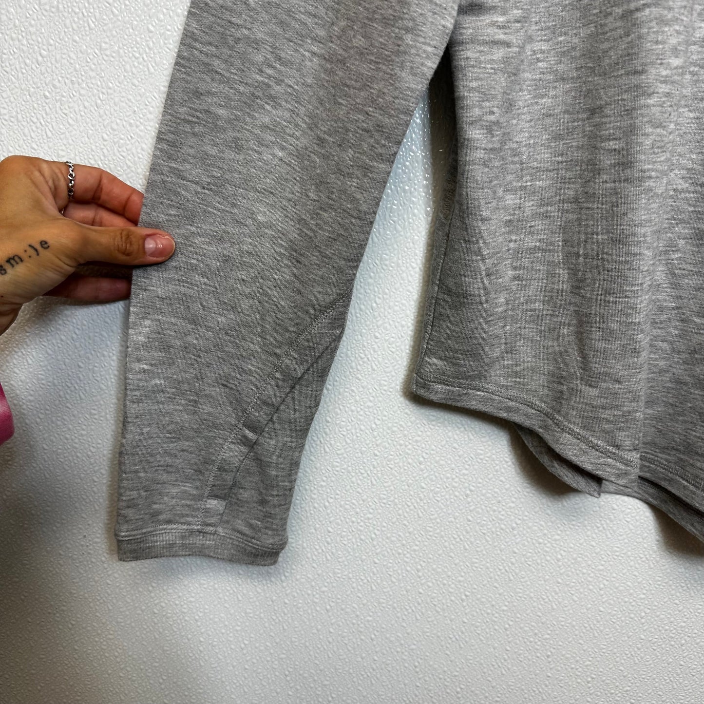 Athletic Top Long Sleeve Crewneck By Yogalicious In Grey, Size: Xl