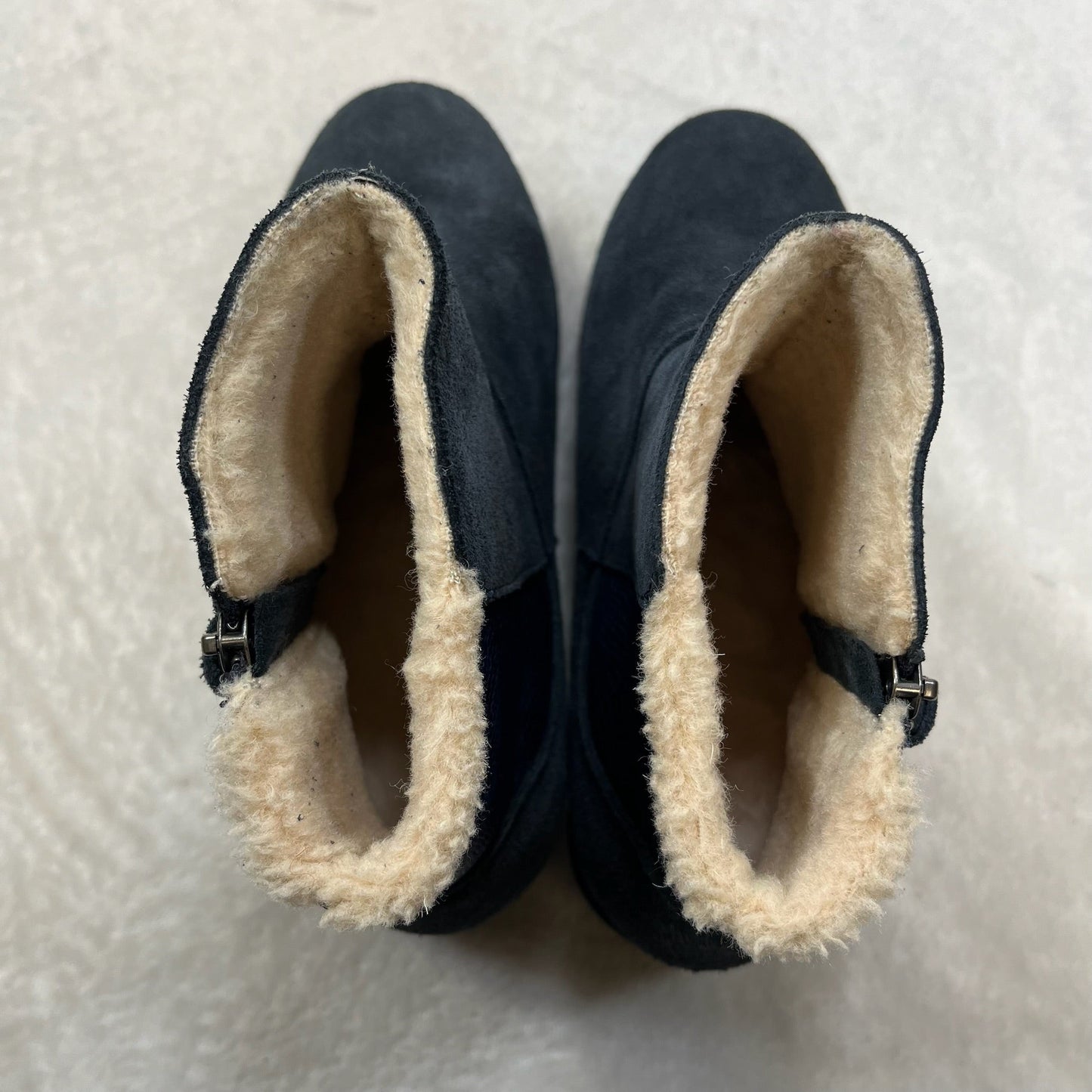 Boots Snow By Bearpaw  Size: 7